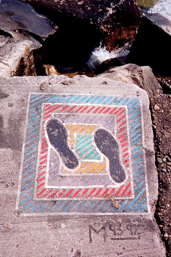 Lakefront drawing: Feet