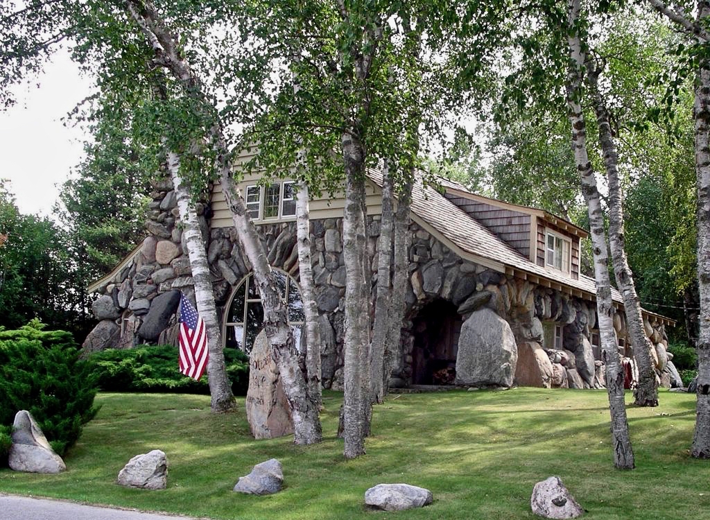 The Mushroom Houses of Charlevoix - Interesting Ideas