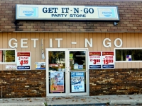 A friendly kind of name. Get It-N-Go, Laketon Avenue, Muskegon, Michigan