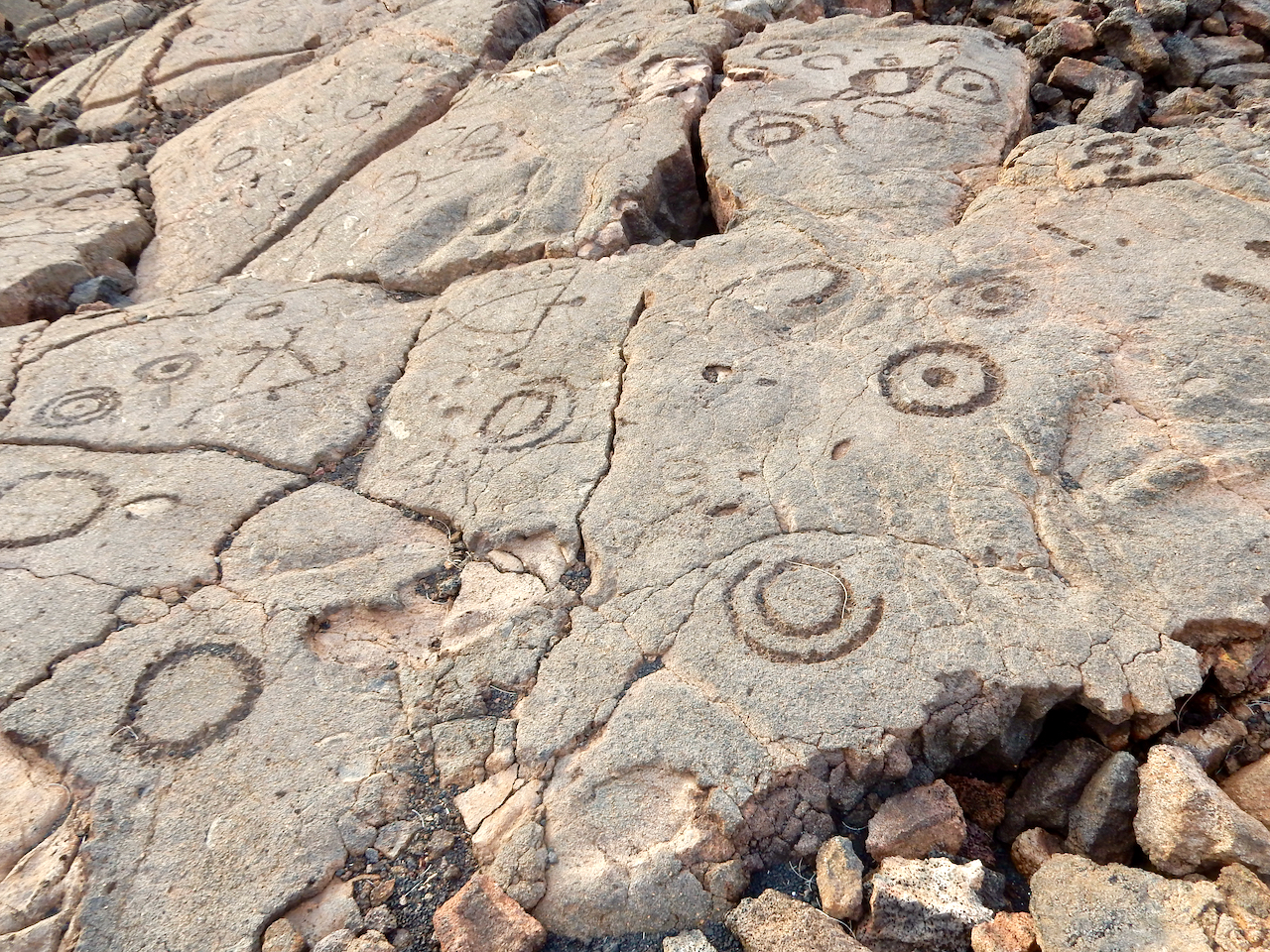 Petroglyphs: The Figure Carvings At Waikoloa - Interesting Ideas